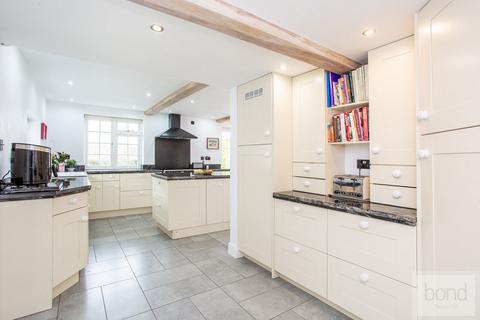 3 bedroom detached house for sale, East Hanningfield Road, Chelmsford CM2