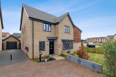 4 bedroom detached house for sale, Gale Drive, Biggleswade, SG18