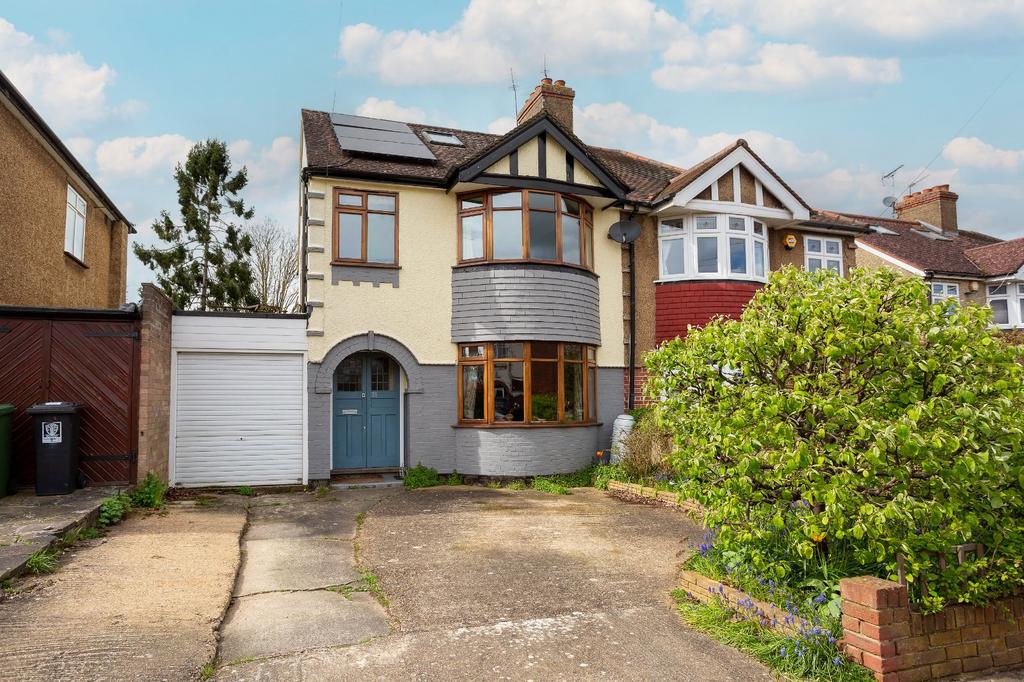 Northfield Gardens, Watford, Hertfordshire, WD24 4 bed semidetached