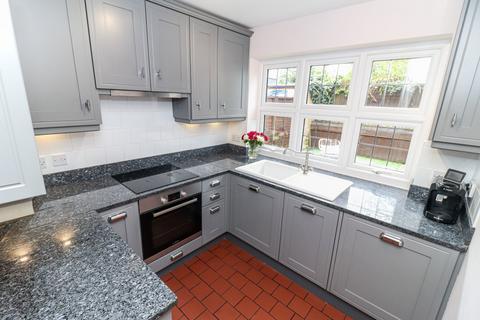 2 bedroom semi-detached house for sale, Townsend Road, Chesham, Buckinghamshire, HP5