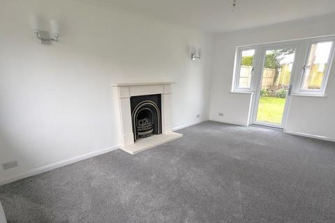 3 bedroom detached house to rent, Faris Barn Drive, Woodham KT15