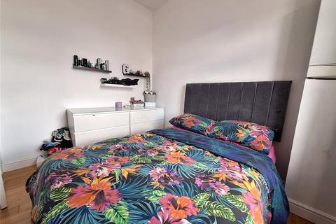167 Ripponden Road, Oldham, OL1 4HP