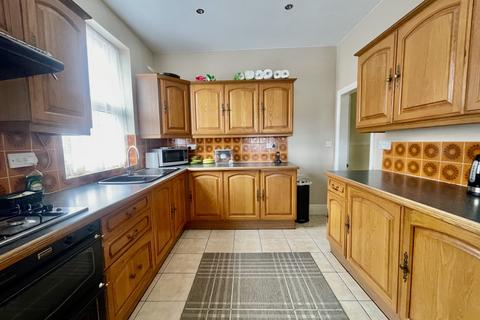 19 Cowick Lane, Exeter, EX2 9HP