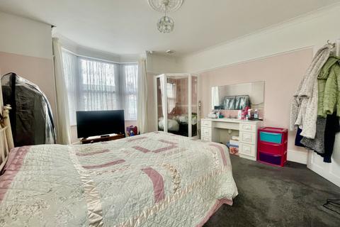 19 Cowick Lane, Exeter, EX2 9HP