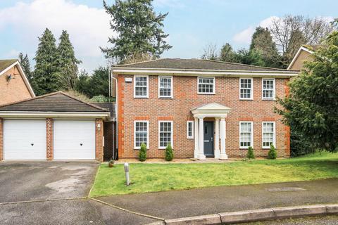 4 bedroom detached house for sale, Clovelly Park, Surrey GU26