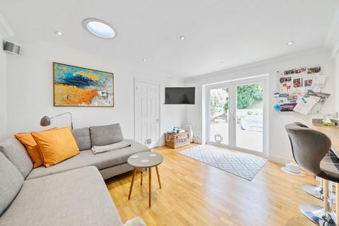 undefined, Clovelly Park, Surrey GU26