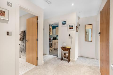 3 bedroom flat for sale, Fryday Grove Mews, London, SW12
