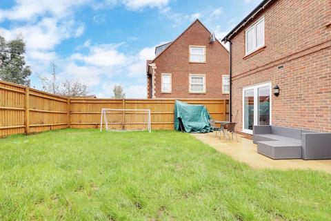 3 Corbel Rise, Chineham, Basingstoke, RG24 8BT