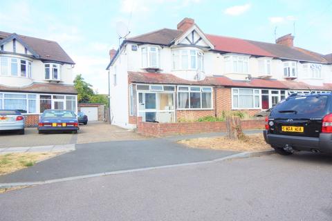 1 bedroom in a house share to rent, Double room 23 Beaford Grove, London