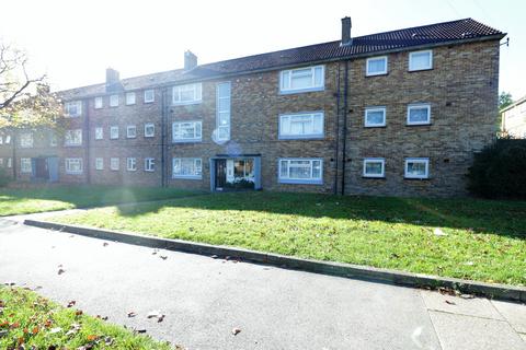 3 bedroom flat to rent, Whipperly Way Luton LU1 5LF