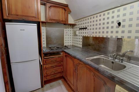 2 bedroom flat to rent, London Road, Leicester LE2