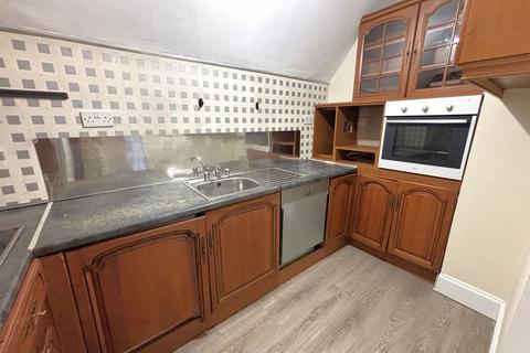 2 bedroom flat to rent, London Road, Leicester LE2