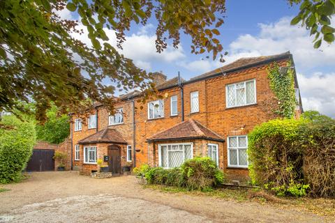 6 bedroom detached house for sale, Barnes Lane, Kings Langley, Hertfordshire, WD4.