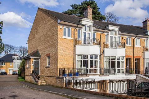 5 bedroom end of terrace house for sale, St. David's Drive, Englefield Green