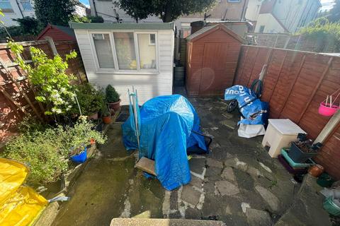 9 Albany Park Avenue, Enfield, EN3 5NT