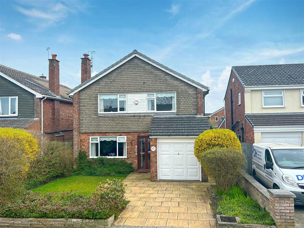 Gleneagles Drive, Southport PR8 4 bed detached house for sale £325,000