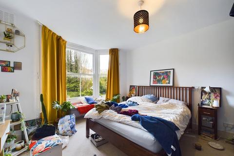 2 bedroom flat for sale, Musgrove Road, London, SE14