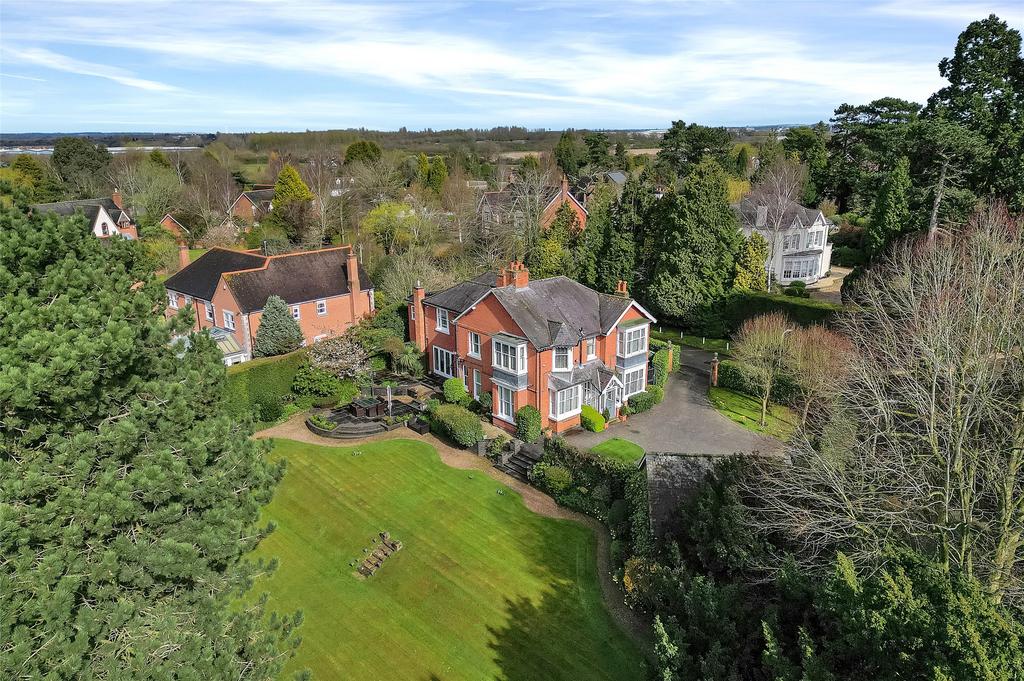 Roundhill, Kirby Muxloe, Leicester 5 bed detached house for sale £