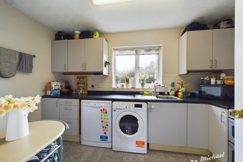 44 Iris Close, Aylesbury, HP21 8YZ