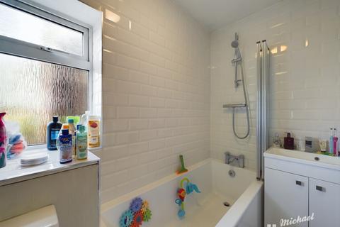 44 Iris Close, Aylesbury, HP21 8YZ