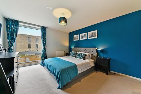 2 bedroom apartment for sale, Isambard Court, Paddlers Avenue, TW8