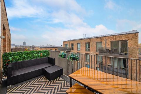 2 bedroom apartment for sale, Isambard Court, Paddlers Avenue, TW8