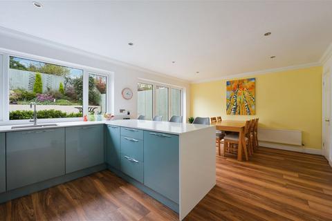 4 bedroom semi-detached house for sale, St. Johns Road, Redhill RH1