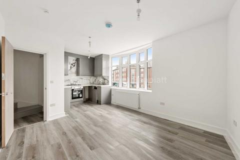 3 bedroom apartment to rent, Lordship Lane, Wood Green, N22