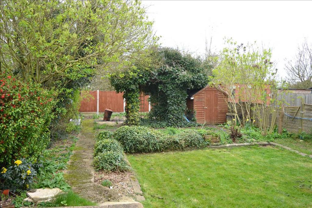 Avon Road, Chelmsford 3 bed semidetached house £325,000