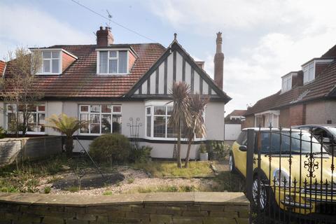 4 bedroom bungalow for sale, Clifton Road, Roker
