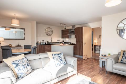 Flat 4, 5 Newhaven Road, Edinburgh, EH6 5PF