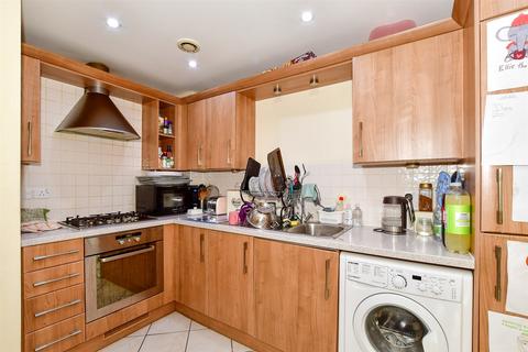 2 bedroom flat for sale, Woodfield Road, Crawley, West Sussex
