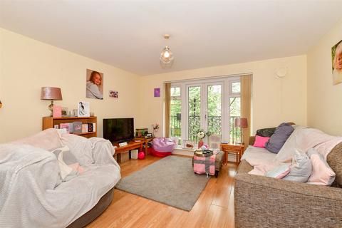 2 bedroom flat for sale, Woodfield Road, Crawley, West Sussex