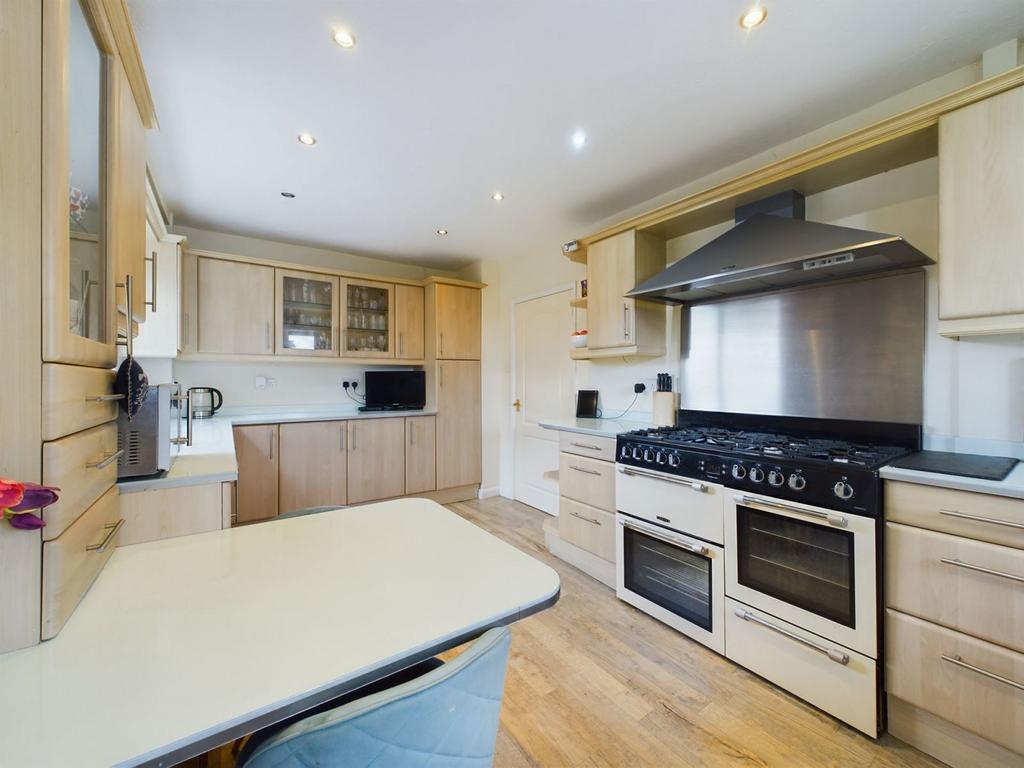 Kitchen / breakfast room
