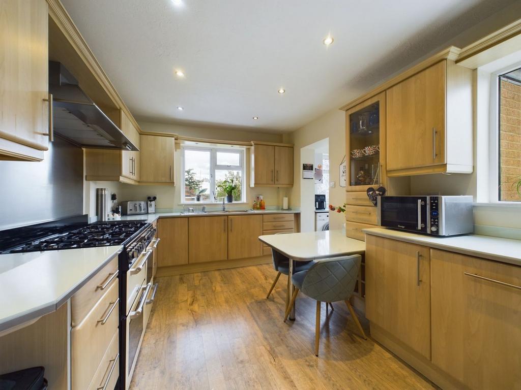 Kitchen / breakfast room