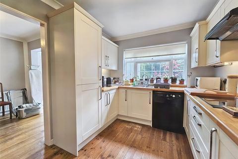 2 Heathfield Close, Midhurst, GU29 9PS