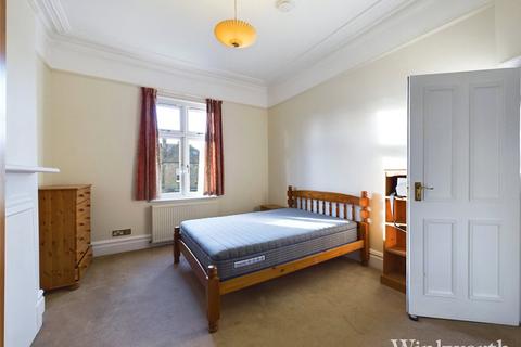 4 bedroom apartment to rent, Woodgrange Avenue, Ealing, London, UK, W5