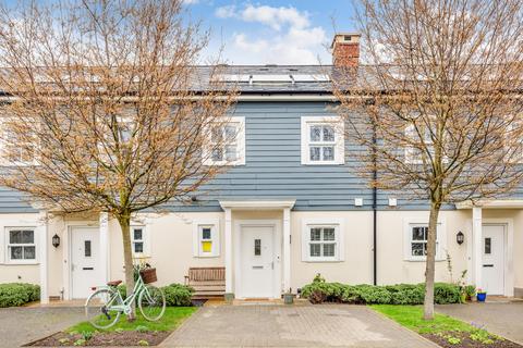 43 Westmount Close, Worcester Park, KT4 8FL