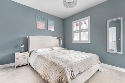 43 Westmount Close, Worcester Park, KT4 8FL