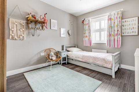 43 Westmount Close, Worcester Park, KT4 8FL