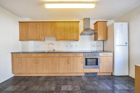 2 bedroom apartment to rent, Park Lodge Avenue, West Drayton, UB7