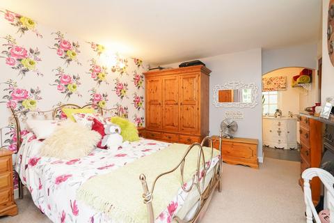 2 bedroom cottage for sale, Newbold Road, Chesterfield S41