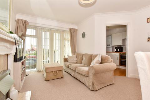 2 bedroom apartment for sale, Hurst Point View, Totland, Isle of Wight