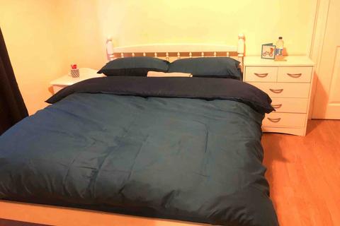 1 bedroom in a house share to rent, Camden, N6