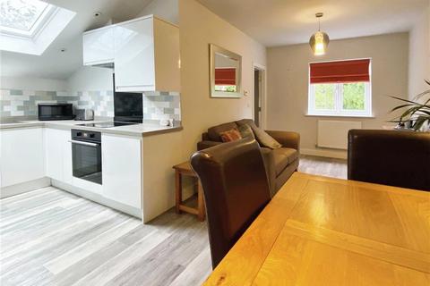 2 bedroom apartment for sale, Pinewood Avenue, Crowthorne, Berkshire