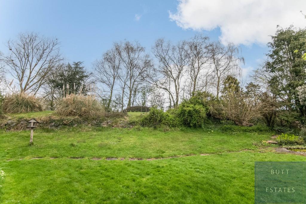 Clyst Honiton, Exeter EX5 4 bed detached house for sale £400,000