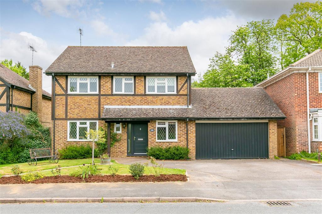 Partridge Way, Merrow Park 4 bed detached house for sale £900,000