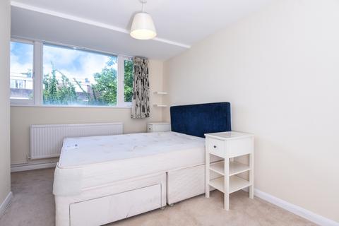 2 bedroom flat to rent, Finborough Road Chelsea SW10