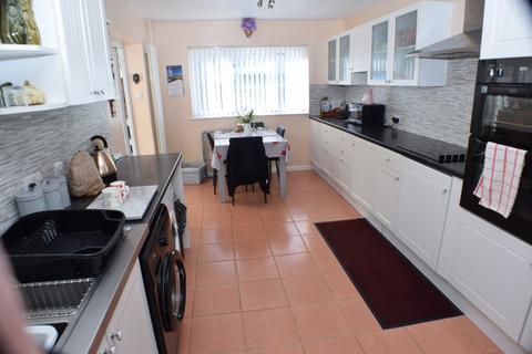 3 bedroom detached bungalow for sale, Front Street, Chedzoy TA7