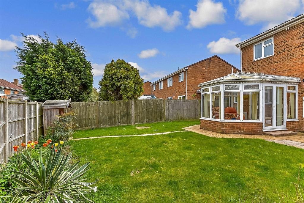 Thrale Way, Parkwood, Gillingham, Kent 3 bed detached house for sale